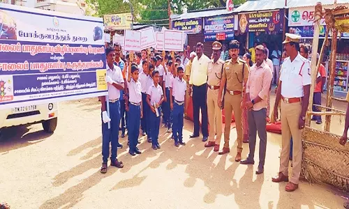 வள்ளியூரில் சாலை பாதுகாப்பு விழிப்புணர்வு பேரணி