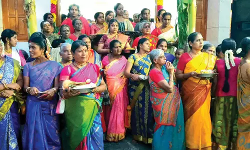 கோவில்பட்டி மாலையம்மன் கோவிலில் ஆடிப்பூர வளைகாப்பு திருவிழா