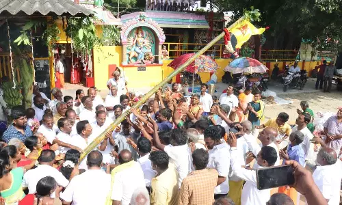 பொதுமக்கள், பள்ளி மாணவர்களுக்கு தொழு நோய் பரிசோதனை