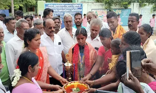 தங்கம் வென்று ஊர் திரும்பிய வேலூர் வீராங்கனை