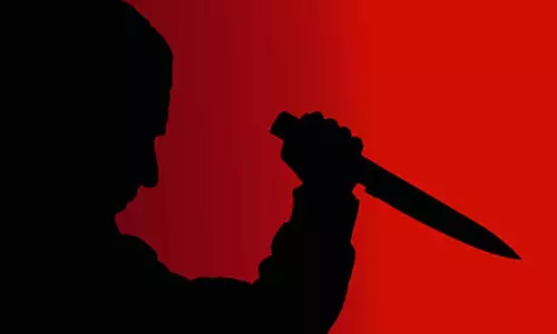 தொழிலாளிக்கு இரும்பு கம்பி குத்து