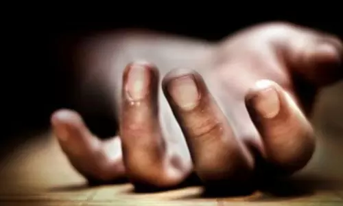 கோவையில் போலீஸ்காரர் மீது மோதிய வாலிபரும் பலி