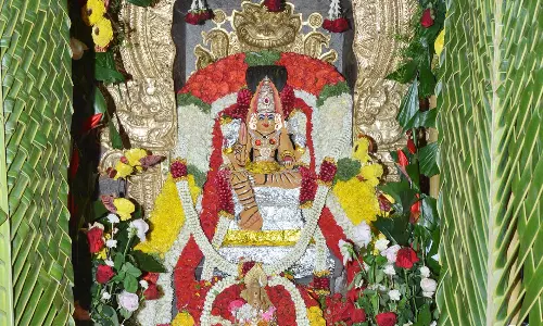 கிருஷ்ணகிரி மாவட்டத்தில் அம்மன் கோவில்களில் சிறப்பு பூஜைகள்