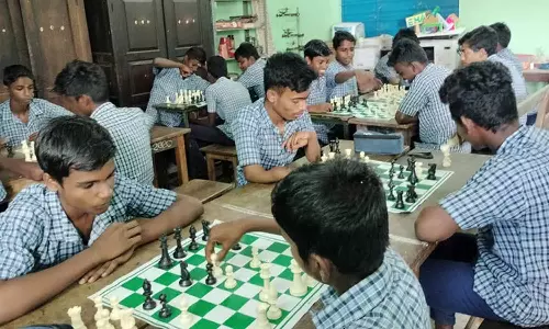 அரசு பள்ளியில் சதுரங்க தின கருத்தரங்கம்