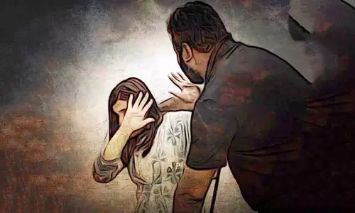 பாலியல் தொல்லை கொடுக்கும் மாமனார் - ஆர்.டி.ஓ.விடம் பெண் மனு