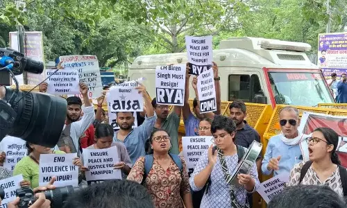 மணிப்பூர் வன்முறை: டெல்லி ஜந்தர் மந்தர் அருகே மாணவர்கள் போராட்டம்
