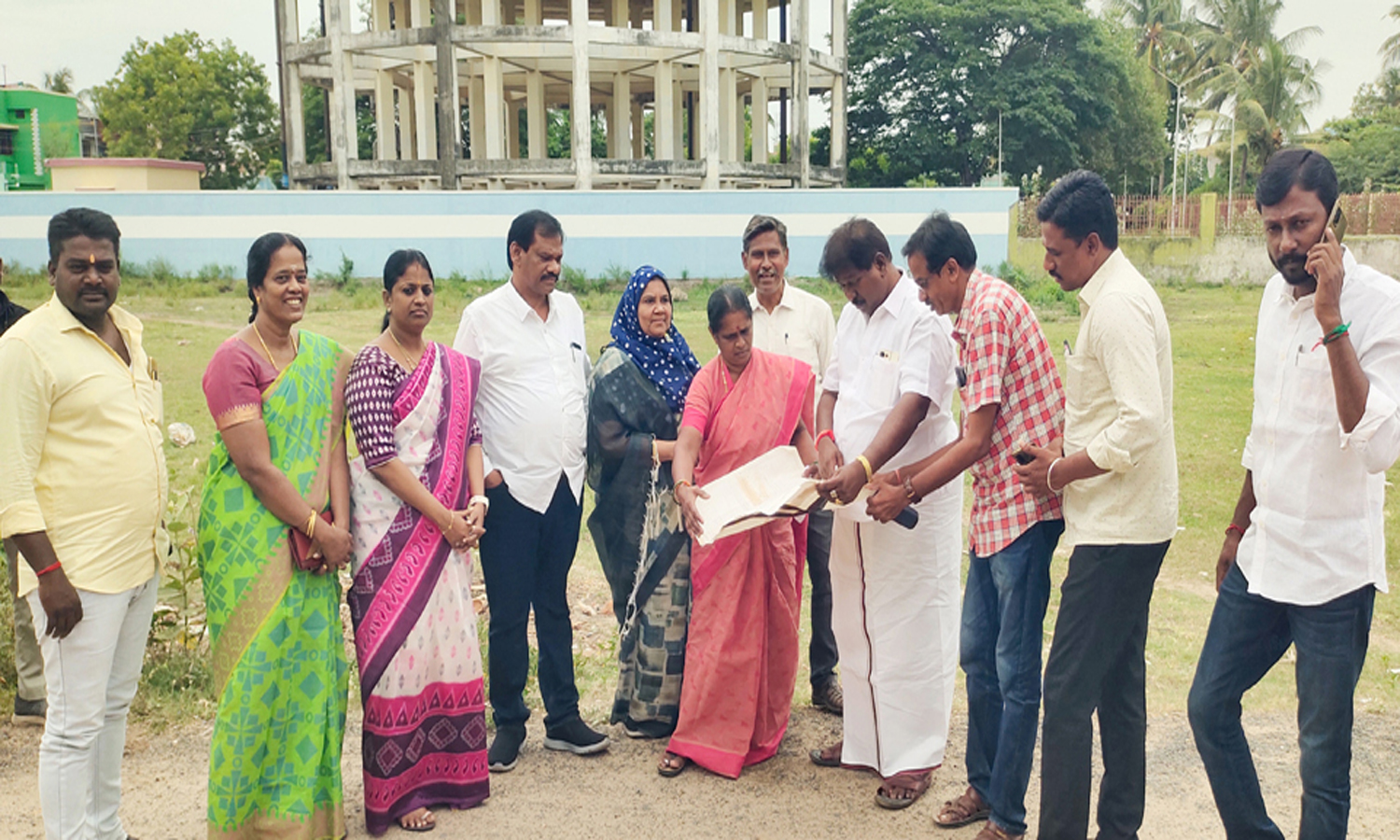 கடலூரில்   ரூ.5 கோடியில் மண்டல அலுவலகம் கட்டும் பணிக்கு இடம் தேர்வு:மேயர் சுந்தரி ராஜா நேரில் ஆய்வு