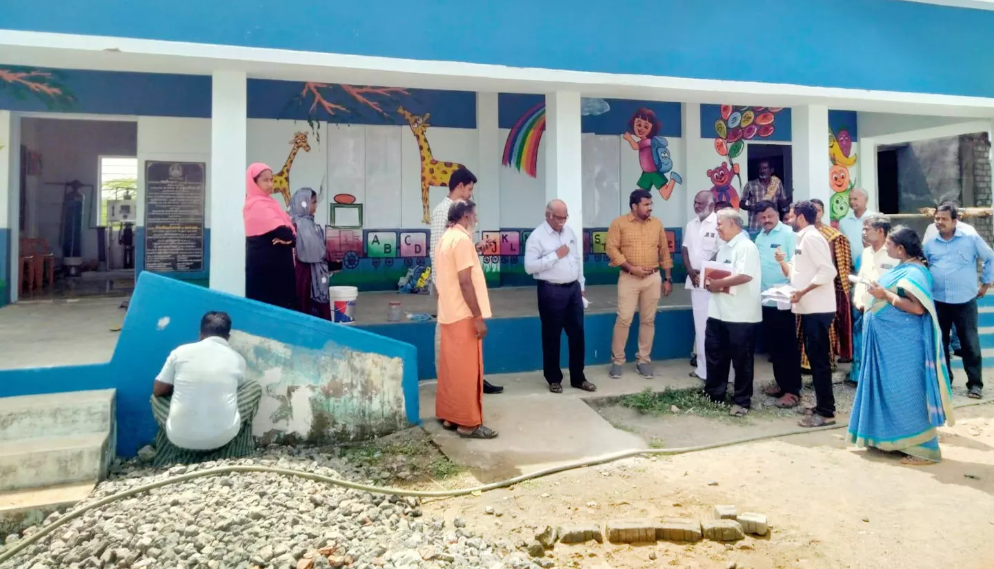 பள்ளி மராமத்து பணிகளை அதிகாரி ஆய்வு