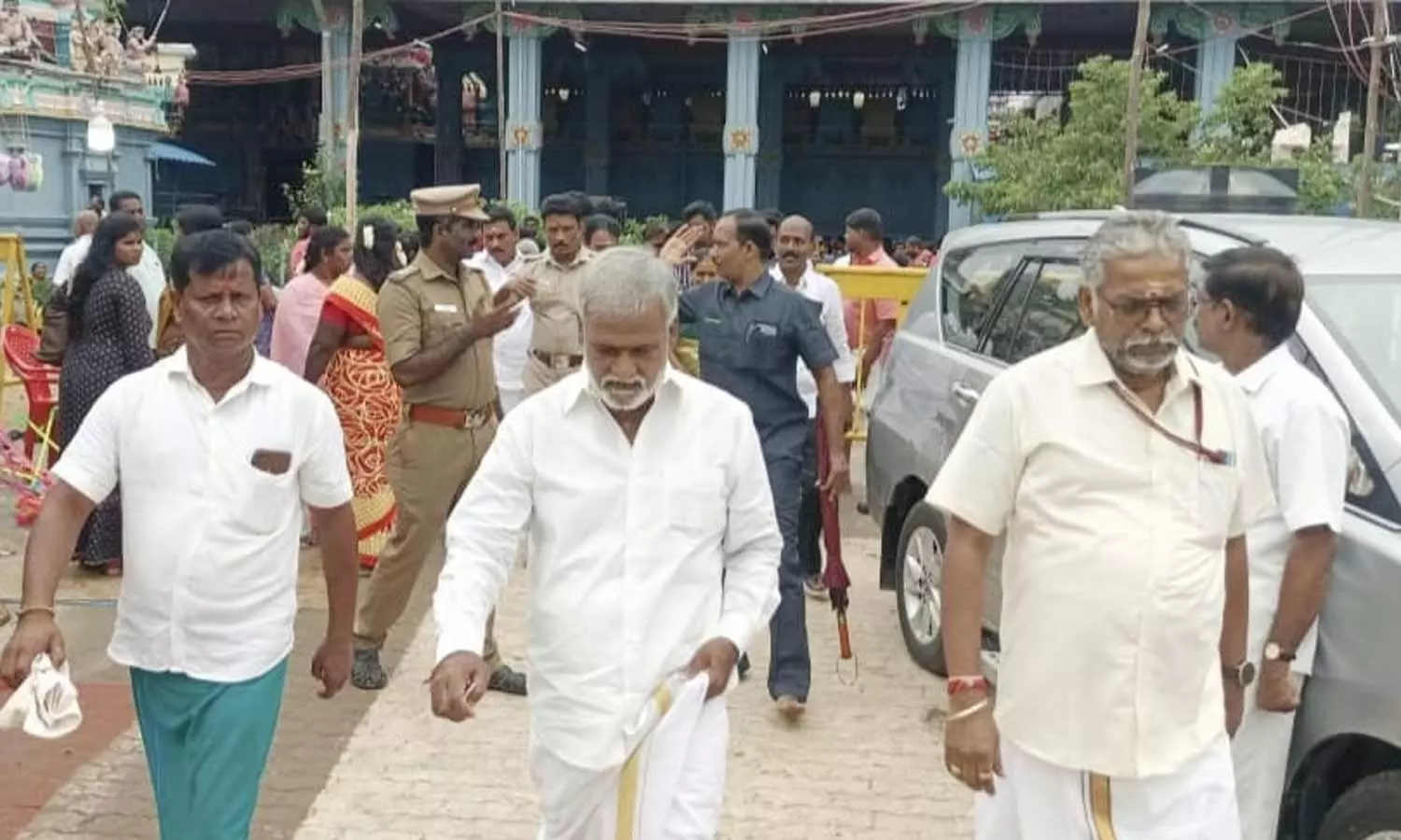 பெரியபாளையம் அருள்மிகு பவானி அம்மன் திருக்கோவிலில் அமைச்சர் சேகர்பாபு சுவாமி தரிசனம் பெரியபாளையம் அருள்மிகு பவானி அம்மன் திருக்கோவிலில் அமைச்சர் சேகர்பாபு சுவாமி தரிசனம்