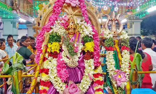 உடுமலை மாரியம்மன் கோவிலில் சிறப்பு வழிபாடு