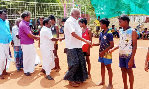 பாலமேட்டில் மாநில அளவிலான கைப்பந்து போட்டி