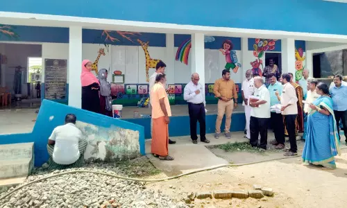 பள்ளி மராமத்து பணிகளை அதிகாரி ஆய்வு