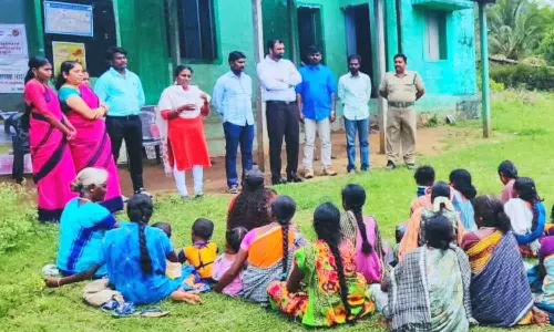 உடுமலை அருகே மலைவாழ் மக்களுக்கு குழந்தை பாதுகாப்பு விழிப்புணர்வு முகாம்