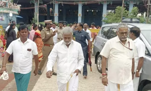 பெரியபாளையம் அருள்மிகு பவானி அம்மன் திருக்கோவிலில் அமைச்சர் சேகர்பாபு சுவாமி தரிசனம்