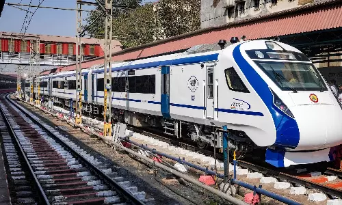 வந்தே பாரத் ரெயிலில் தீ தடுப்புக்கு மிகச் சிறந்த ஏற்பாடுகள் உள்ளன- ரெயில்வே வாரியத் தலைவர்