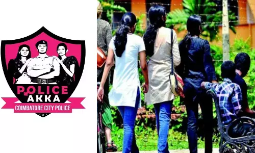 கல்லூரி மாணவிகளுக்கு கை கொடுக்கும் போலீஸ் அக்கா திட்டம்