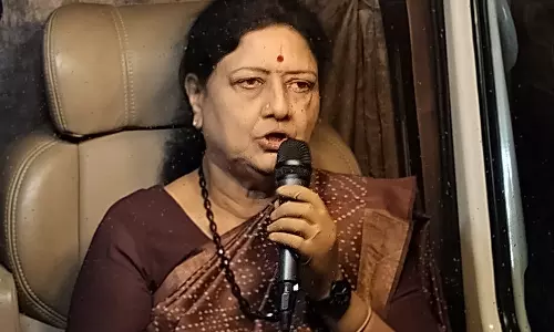 தி.மு.க.விடம் இருந்து தமிழக மக்களை காப்பாற்ற அ.தி.மு.க., ஒன்றிணைய வேண்டும்- அவினாசியில் சசிகலா பேச்சு