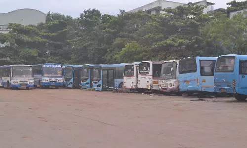 அரசு  போக்குவரத்து கழகத்தில் 139 பஸ்களில் 40 பஸ்கள் மட்டுமே இயக்கம்