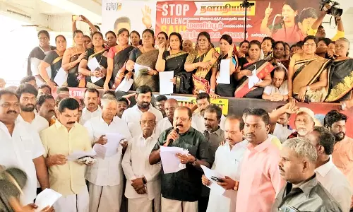 மணிப்பூர் சம்பவத்தை கண்டித்து நெல்லையில், தி.மு.க. மகளிர் அணியினர் ஆர்ப்பாட்டம்