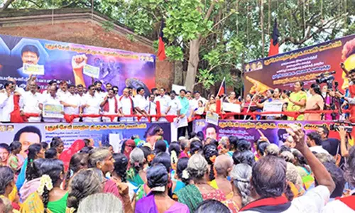 மத்திய பா.ஜனதா அரசை கண்டித்து தி.மு.க. மகளிரணி ஆர்ப்பாட்டம்