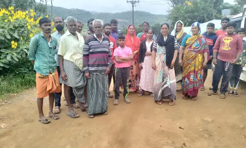 கோத்தகிரி அருகே அடிப்படை வசதி கேட்கும் ஜீவா நகர் மக்கள்