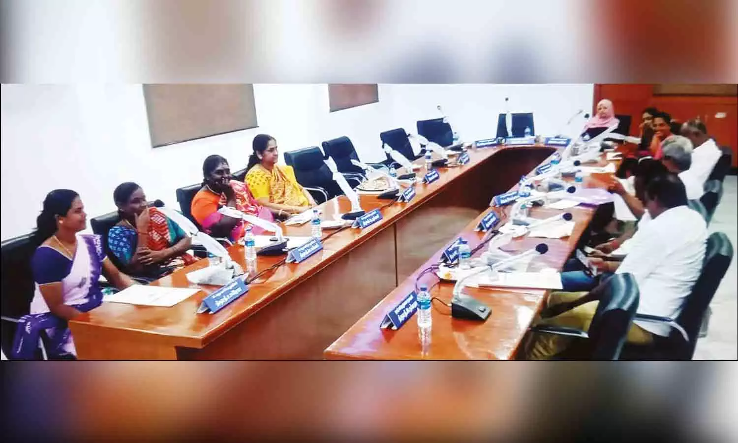 பல்லடம் நகராட்சி கூட்டத்தில் கவுன்சிலர்கள் உள்ளிருப்பு போராட்டம் பல்லடம் நகராட்சி கூட்டத்தில் கவுன்சிலர்கள் உள்ளிருப்பு போராட்டம்