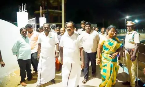 அமைச்சர் மெய்யநாதன் குளத்தை ஆய்வு செய்தார்