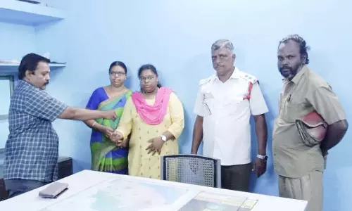 குழித்துறை அருகே பஸ்சில் தவறவிட்ட 1¼ பவுன் பிரேஸ்லெட் மீட்பு