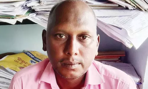 மணப்பாறை அருகே ரூ. 5 ஆயிரம் லஞ்சம் வாங்கிய கிராம நிர்வாக அலுவலர் கைது