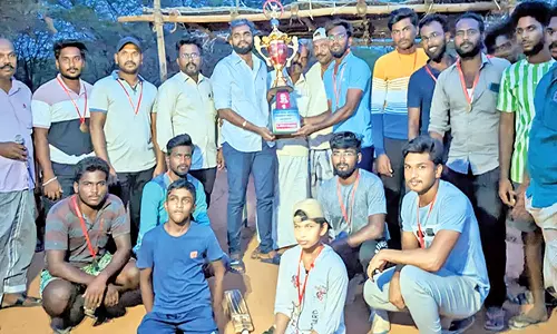 மாவட்ட அளவிலான கிரிக்கெட் போட்டி - உடன்குடி சிவலூர் அணி சாதனை