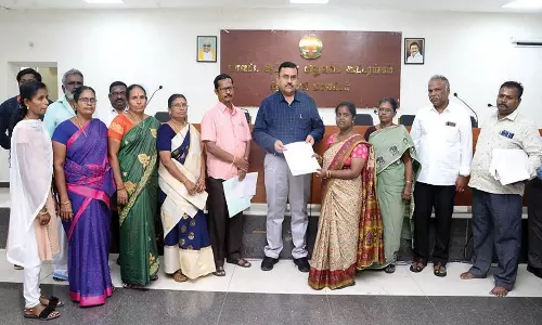 தென்காசி மக்கள் குறைத்தீர்க்கும் நாள் கூட்டத்தில் நலத்திட்ட உதவிகள்