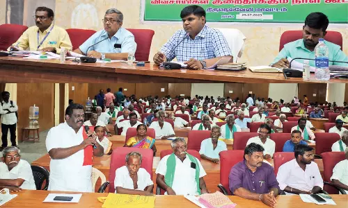 வறட்சி மாவட்டமாக அறிவித்து விவசாயிகளுக்கு ஏக்கருக்கு ரூ.30 ஆயிரம் நஷ்ட ஈடு வழங்க வேண்டும்- விவசாயிகள் கோரிக்கை