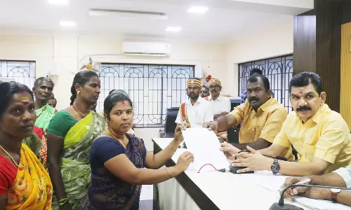 கருப்பந்துறையில் 6 மாதமாக குடிநீர் விநியோகம் இல்லை- மேயரிடம் பொதுமக்கள் புகார்