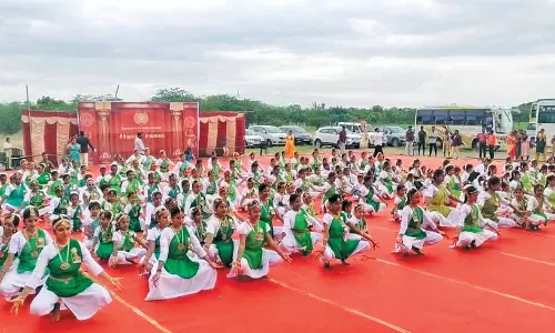 300 கலைஞர்கள் பங்கேற்ற பரதநாட்டிய நிகழ்ச்சி