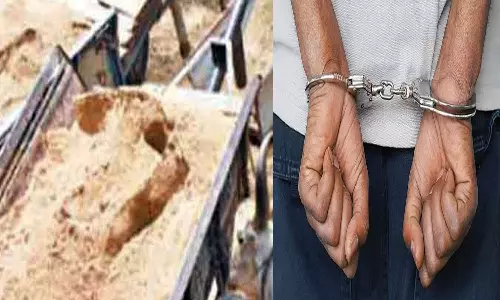 மணல் கடத்திய 2 பேர் கைது