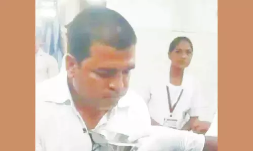 லஞ்சப்பணத்தை வாயில் போட்டு விழுங்கிய ஊழியர்- மத்திய பிரதேசத்தில் சோதனையின் போது பரபரப்பு