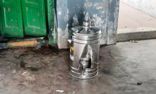 அம்மன் கோவிலில் உண்டியல் பணம், பாத்திரங்கள் திருட்டு