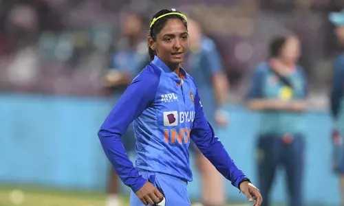 அவுட் ஆனதால் ஆக்ரோஷம்: இந்திய அணி கேப்டன் ஹர்மன்பிரீத் கவுர் 2 போட்டிகளில் விளையாட தடை