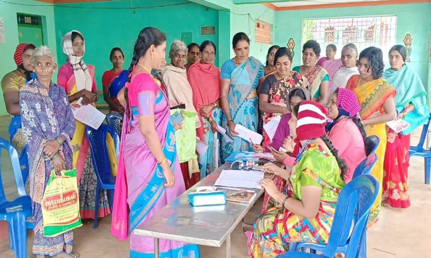 மகளிர் உரிமை தொகை விண்ணப்பம் பதிவேற்றம் செய்யும் முகாம் மகளிர் உரிமை தொகை விண்ணப்பம் பதிவேற்றம் செய்யும் முகாம்