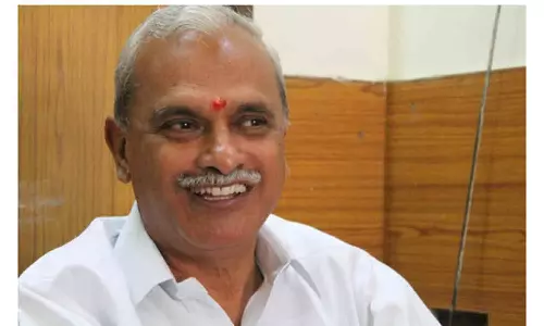 கடல் அரிப்பை தடுக்க கிரானைட் தடுப்புச்சுவர்