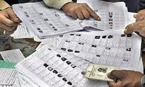 தேனி மாவட்டத்தில் வாக்காளர் விபரம் சரிபார்க்கும் பணி