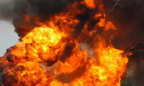 பாகிஸ்தானில் மசூதியில் தற்கொலை தாக்குதல்: போலீஸ் அதிகாரி பலி-பலர் காயம்