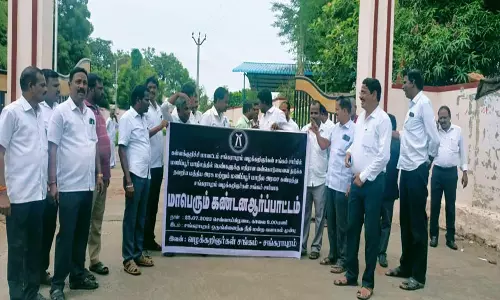 சங்கராபுரத்தில்  வக்கீல்கள் சங்கம் சார்பில் கண்டன ஆர்ப்பாட்டம்