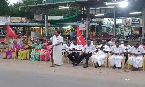 திருச்சிற்றம்பலம் கூட்டு ரோட்டில்  மார்க்சிஸ்ட் கம்யூனிஸ்ட் கட்சி சார்பில் கண்டன ஆர்ப்பாட்டம்