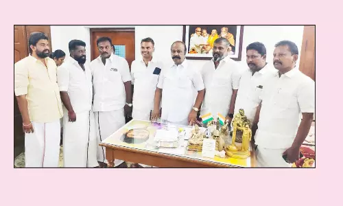 தி.மு.க. நிர்வாகிகள் அமைச்சரிடம் வாழ்த்து