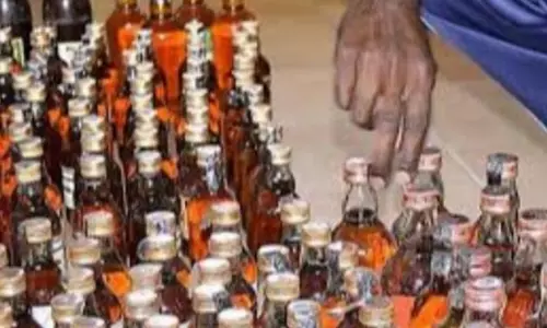 100 மதுபாட்டில்களுடன் வாலிபர் கைது