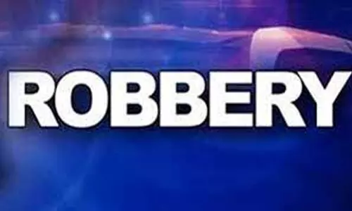 கோவையில் பெயிண்டரிடம் பணம் பறிப்பு