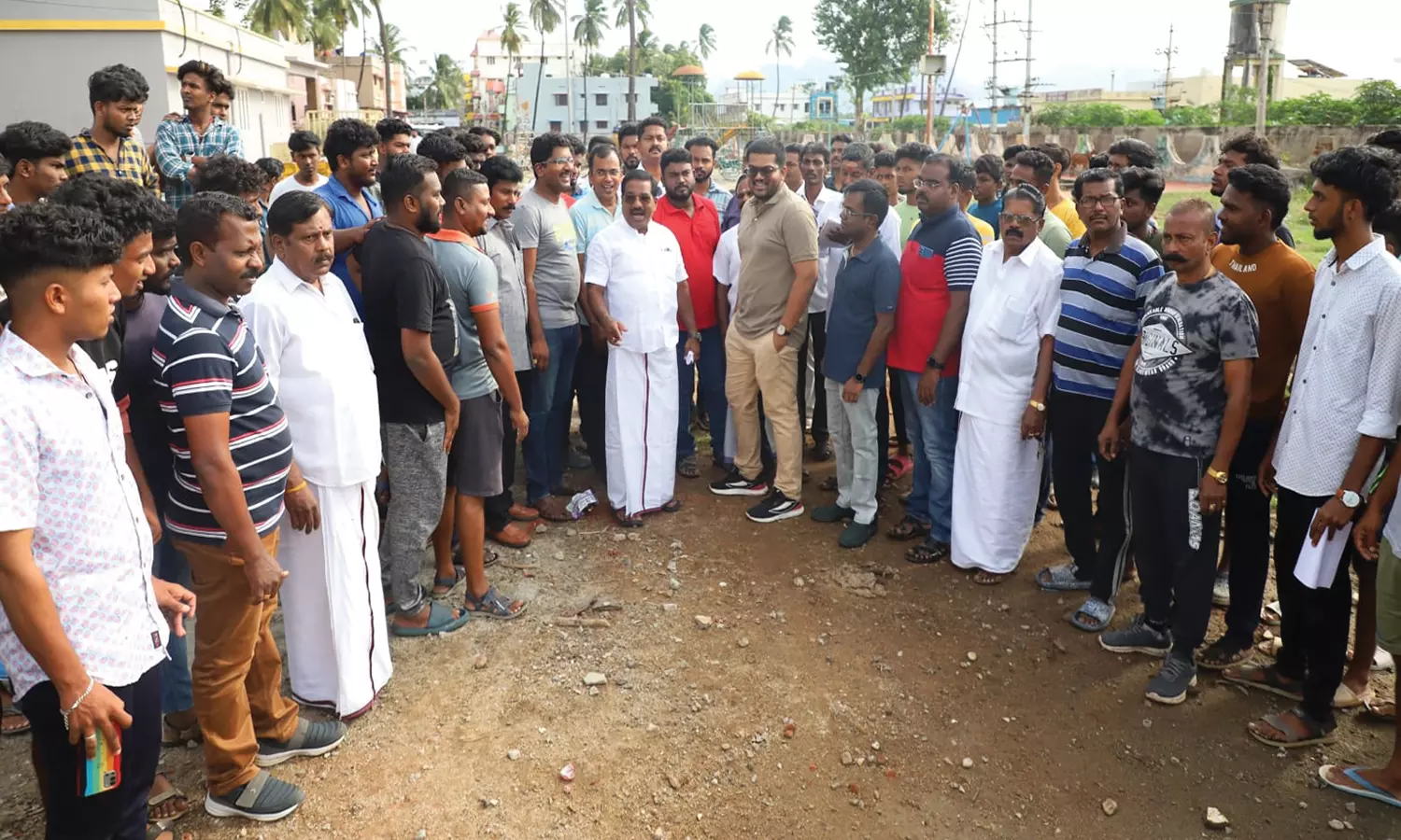 வியாபாரிகளுக்கு எந்த ஒரு பாதிப்பும் ஏற்படாத வகையில் இடம் தேர்வு செய்யப்படும் - மேயர் மகேஷ் தகவல் வியாபாரிகளுக்கு எந்த ஒரு பாதிப்பும் ஏற்படாத வகையில் இடம் தேர்வு செய்யப்படும் - மேயர் மகேஷ் தகவல்