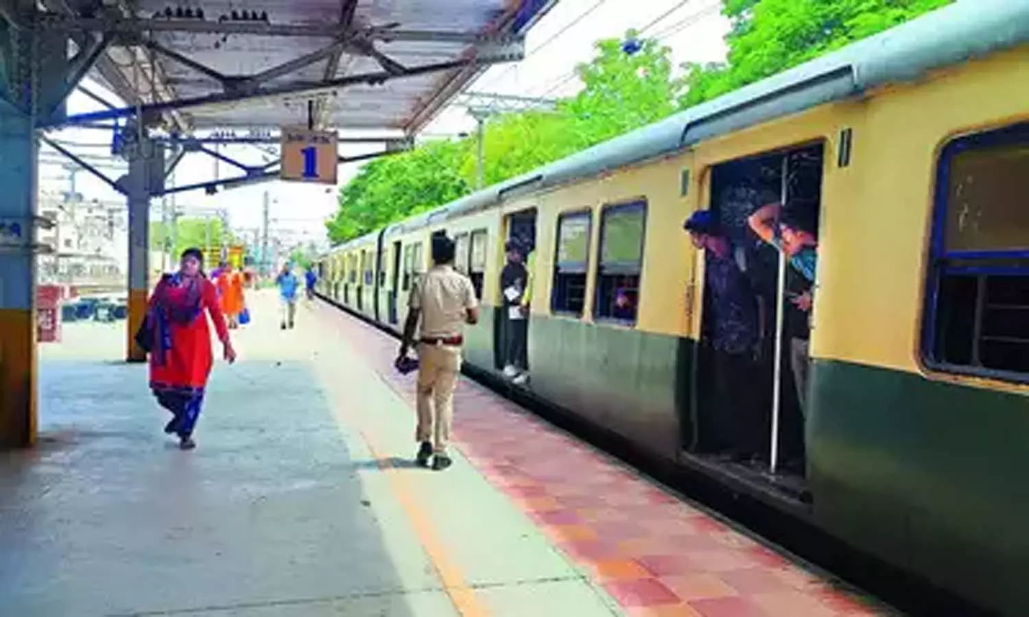 சென்னை சைதாப்பேட்டை ரெயில் நிலையத்தில் மீண்டும் ஒரு உயிர்பலி சென்னை சைதாப்பேட்டை ரெயில் நிலையத்தில் மீண்டும் ஒரு உயிர்பலி