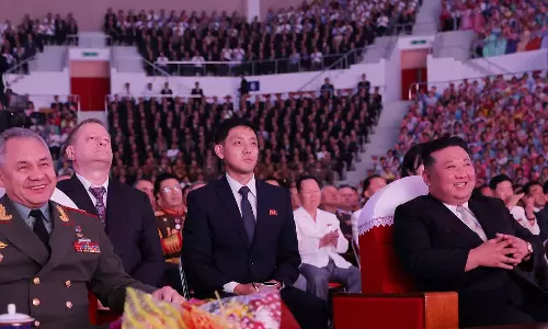 வடகொரிய அதிபர் கிம் ஜாங் உன் உடன் ரஷிய பாதுகாப்புத்துறை மந்திரி சந்திப்பு